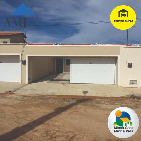 Casa no Ancuri com portão duplo por R$ 145 mil