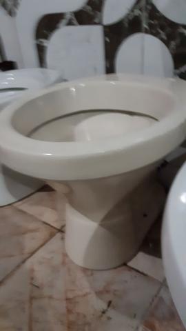 Lindo vaso na cor BEGE em alto brilho da marca SANTA CLARA - Foto 2