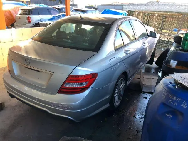 Sucata Mercedes C180 1.6 turbo 2013