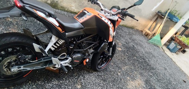 MOTO KTM 200