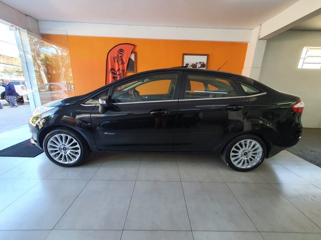 NEW FIESTA SEDAN TITANIUM PLUS 1. 6 FLEX AUTOMÁTICO 2015 COM TETO