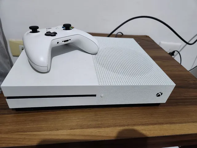 Microsoft Xbox One S 1tb - Usado - Escorrega o Preço