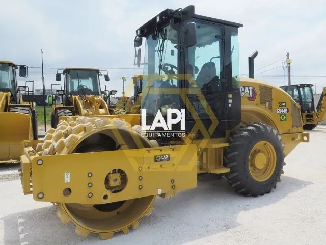 Locação de Rolo compactador Caterpillar CS44B Novo - Foto 3