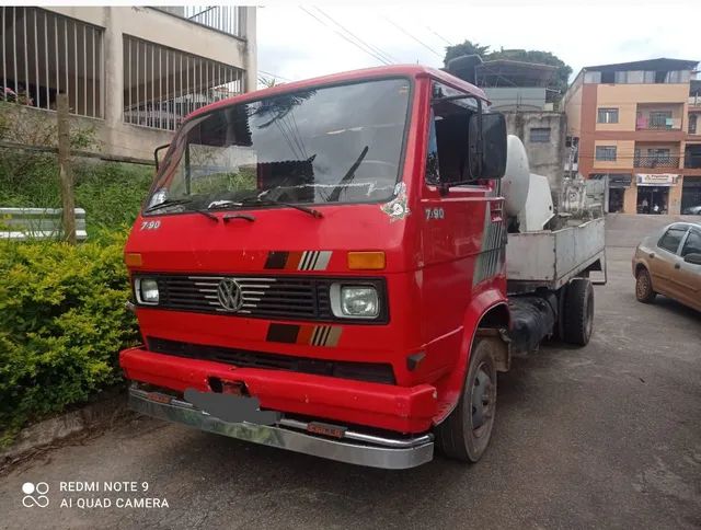 Caminhão com bomba de concreto P88