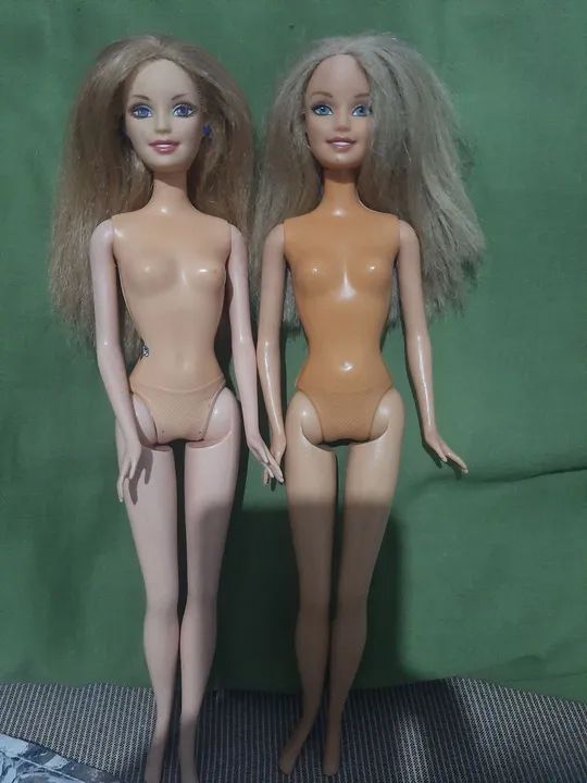 2 barbies antigas