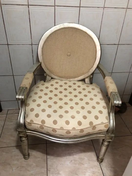 Poltrona vintage em estilo provençal