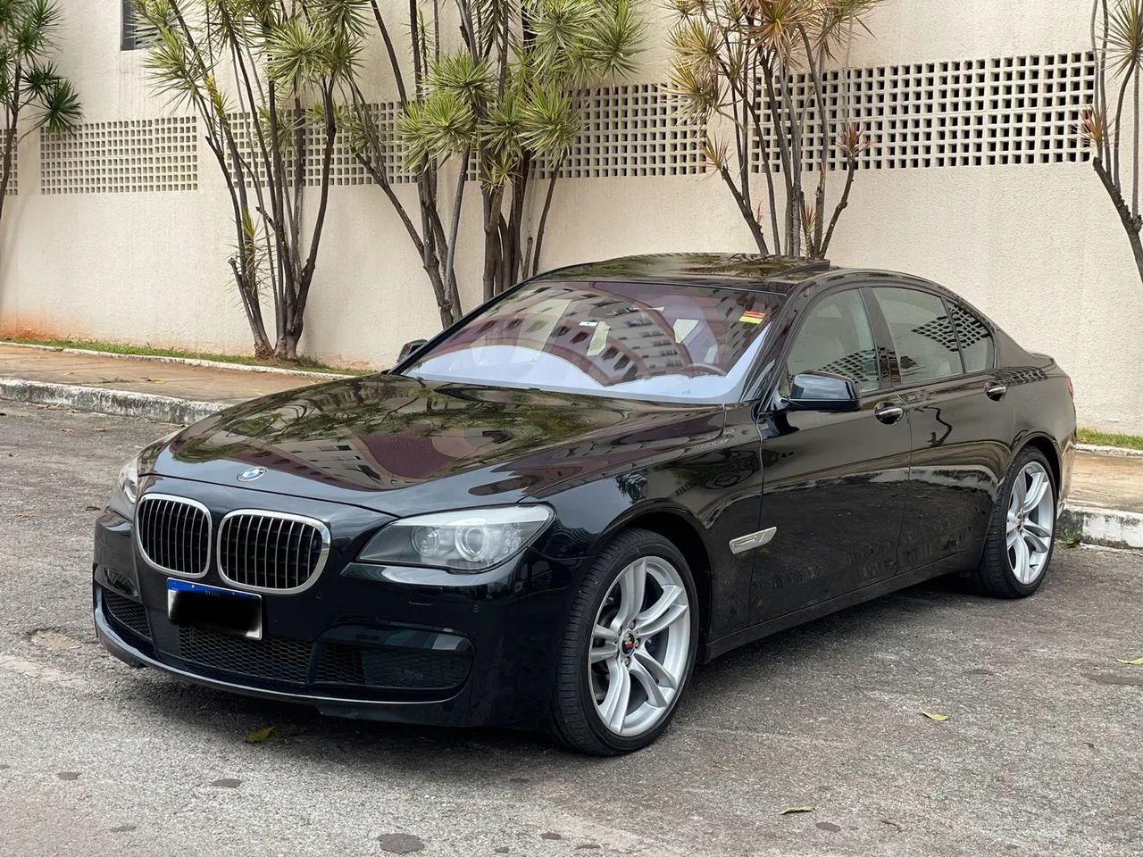 BMW 750i M Sport V8 Bi Turbo 11/12