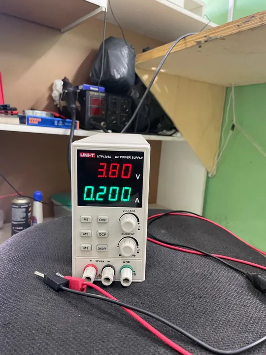Fonte de Alimentação DC UNI-T UTP1306S 32V/6A