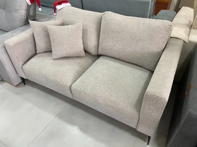 Sofá Fixo no Linhão com Pés de Ferro - Elegância e Conforto - Foto 2
