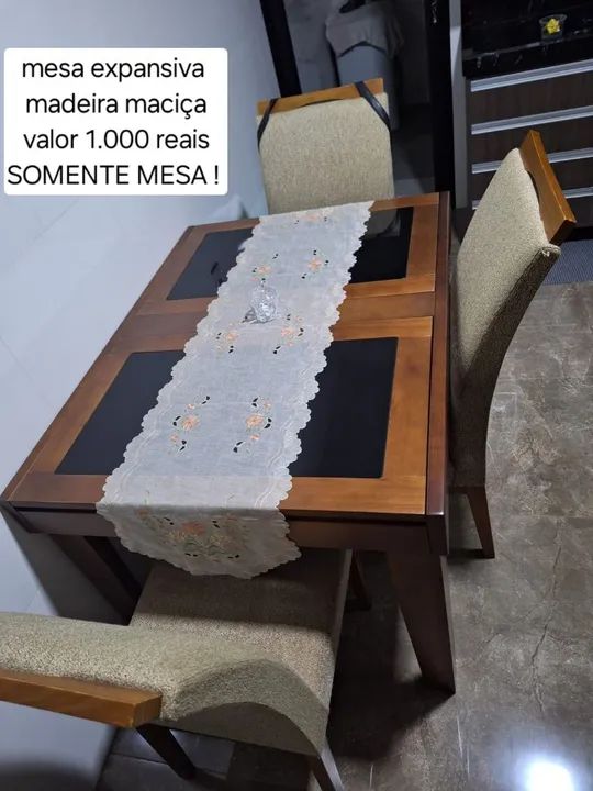 Mesa de Jantar em Madeira Maciça - 1.000 reais