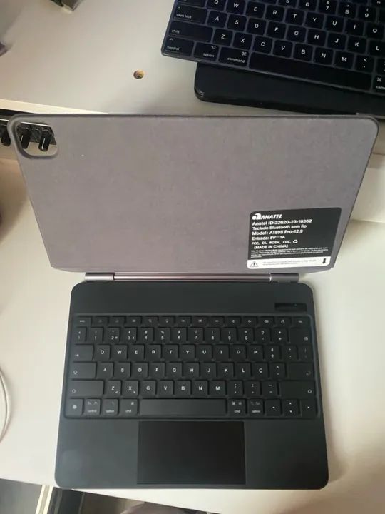 Vendo Teclado Mágico Bettdow Para iPad Pro 12.9 COR PRETA