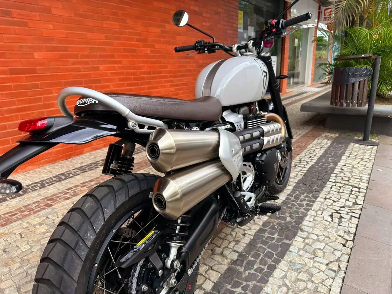 Triumph Scrambler 1200 XC 2025 com 1300 km - Impecável - Foto 4