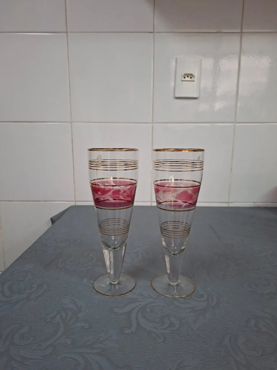 2 TAÇAS CRISTAL DE COR