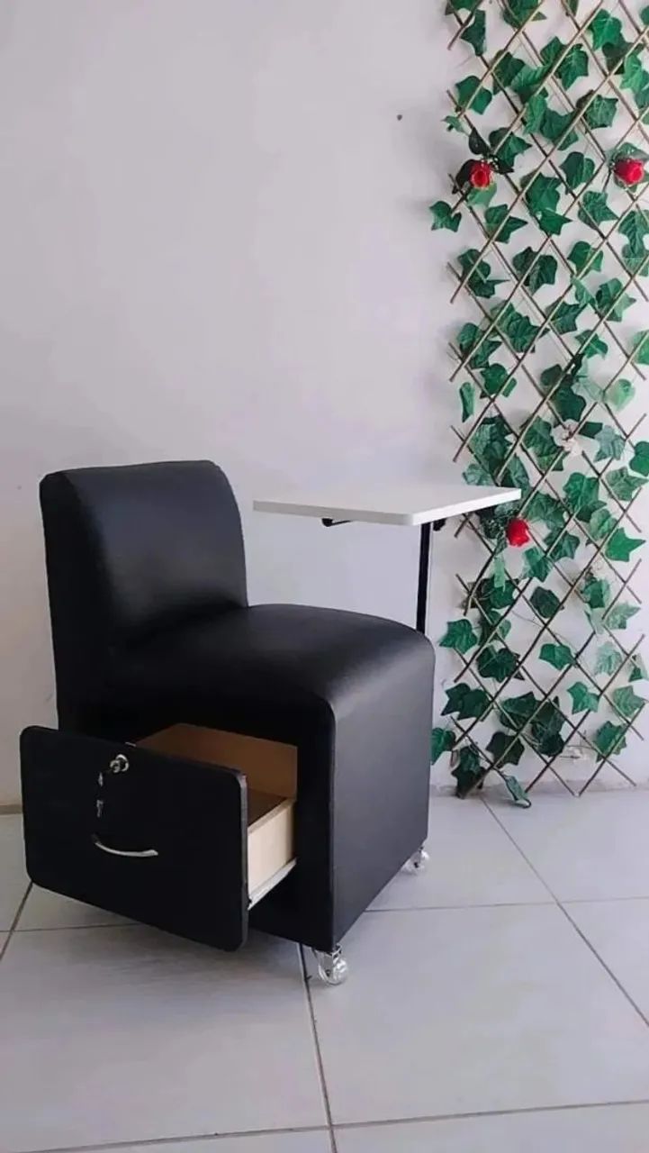 Carrinho de manicure 