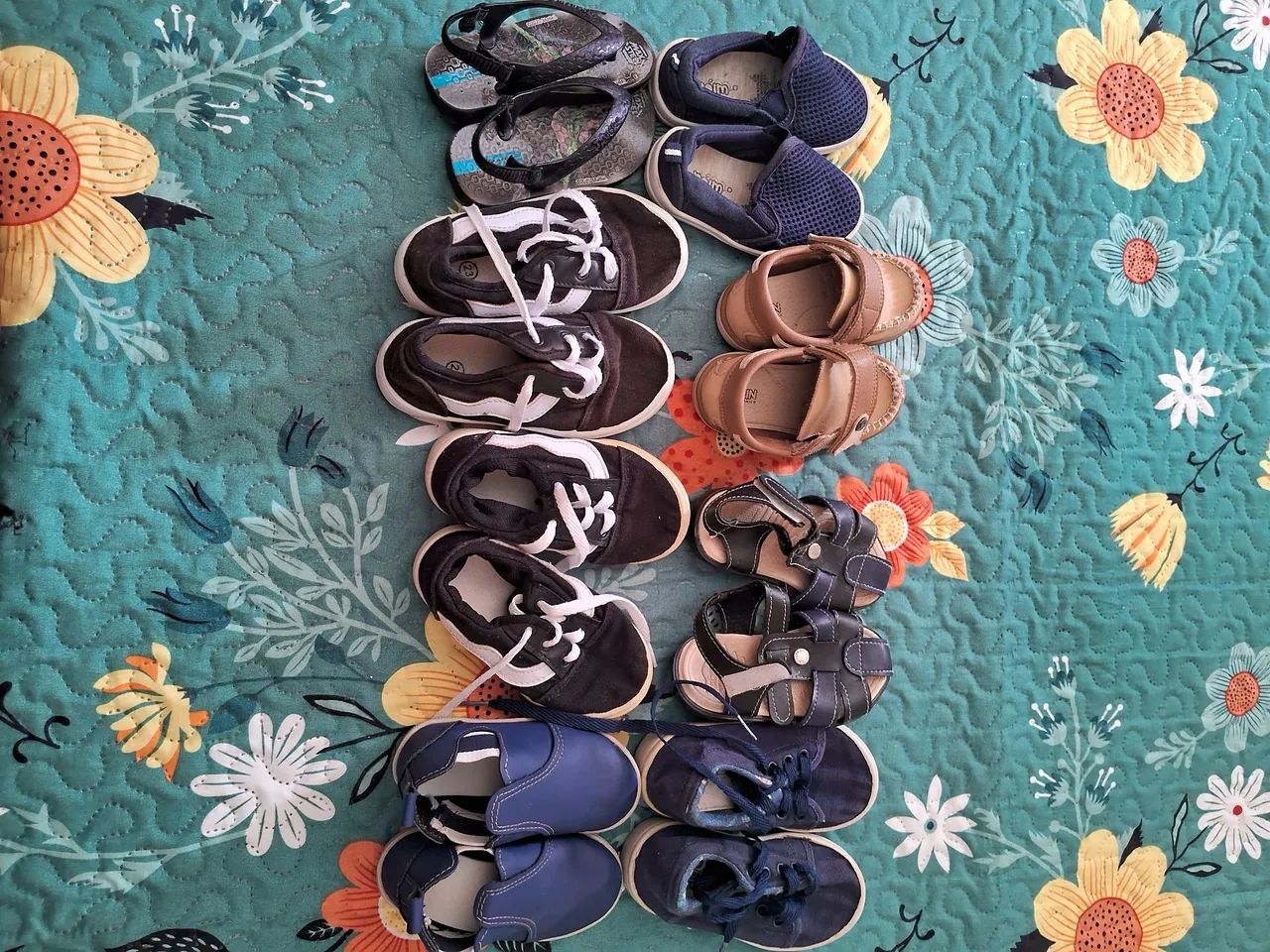 Lote de sapatinhos e sandálias!
