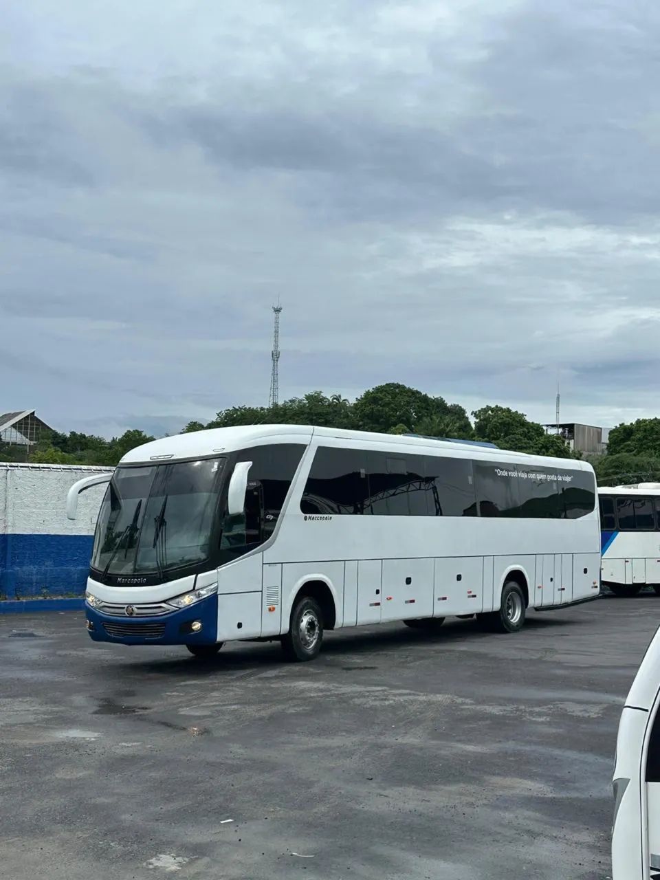 Ônibus VOLVO G7 e COMIL 