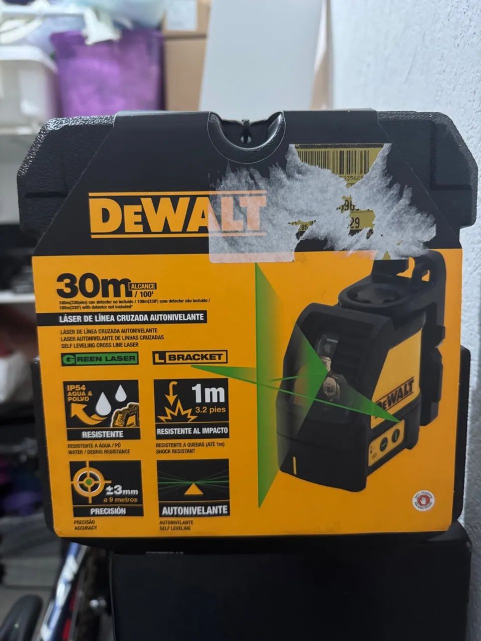 Nível a Laser Dewalt Linhas Verdes Modelo DW088CG Até 30m com 3 Pilhas AA
