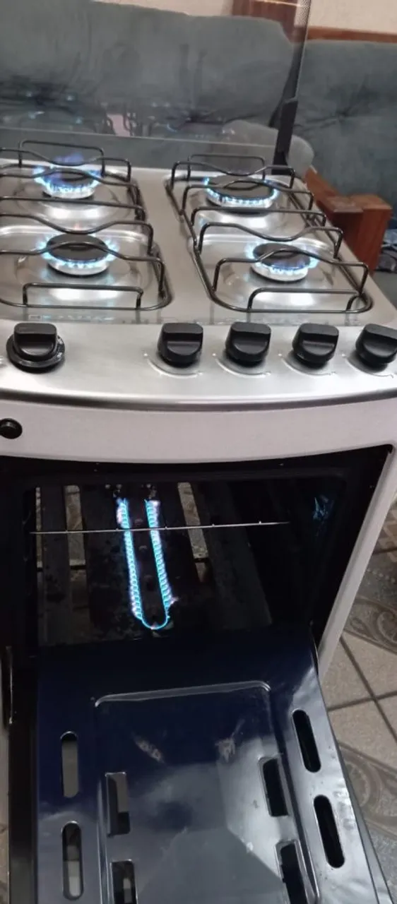 Fogão a Gás com Forno e 4 Bocas