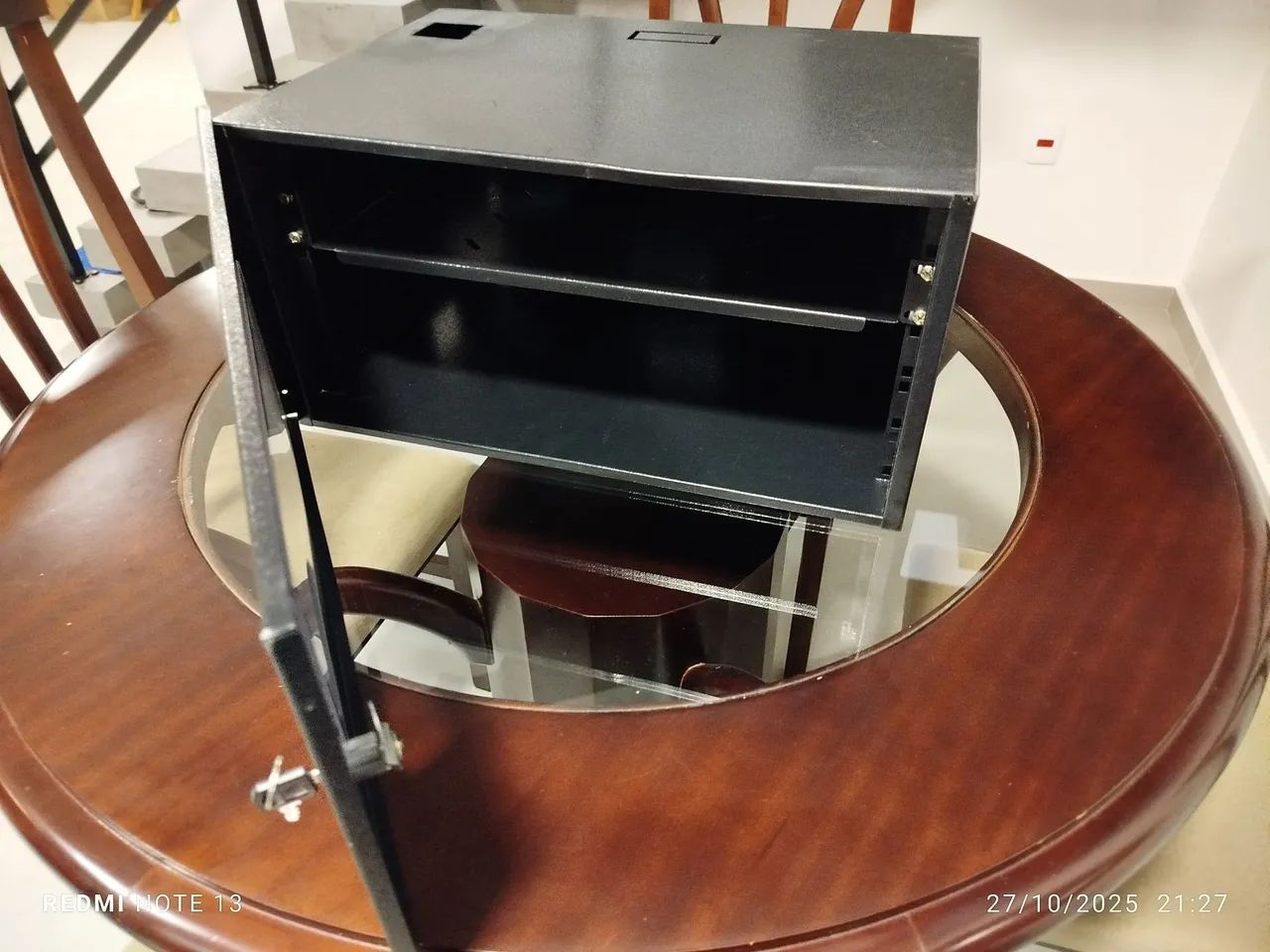 VENDO RACK DE REDE COM 1 PRATELEIRA REGILÁVEL - Foto 2