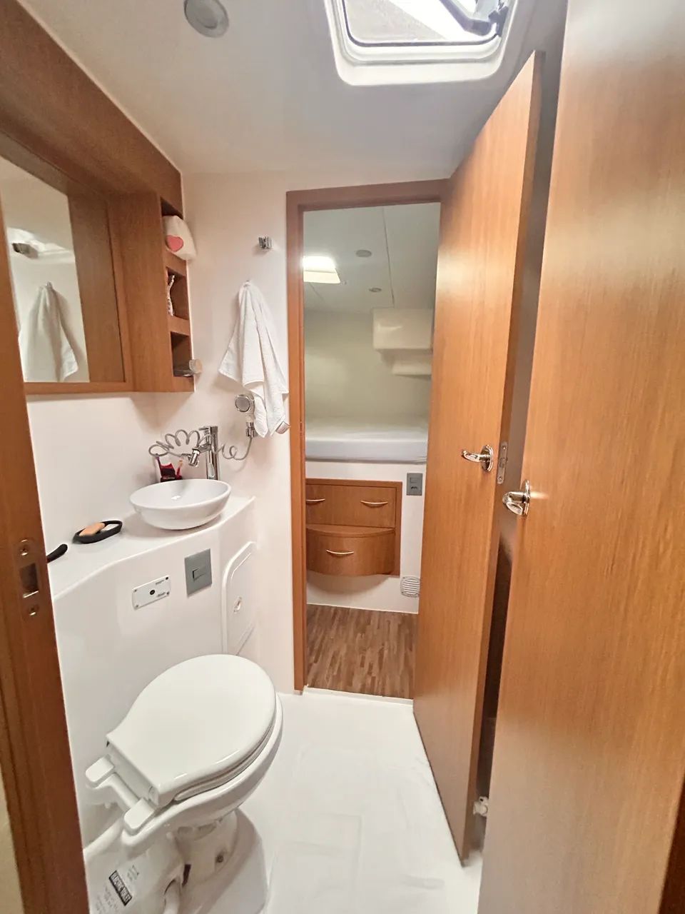 Catamarã CatFlash43 a motor - Foto 12