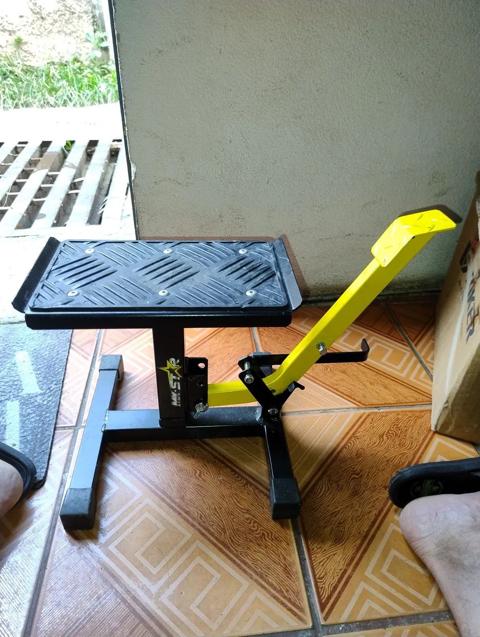 Cavalete para Moto - Novo - Resistente e Prático
