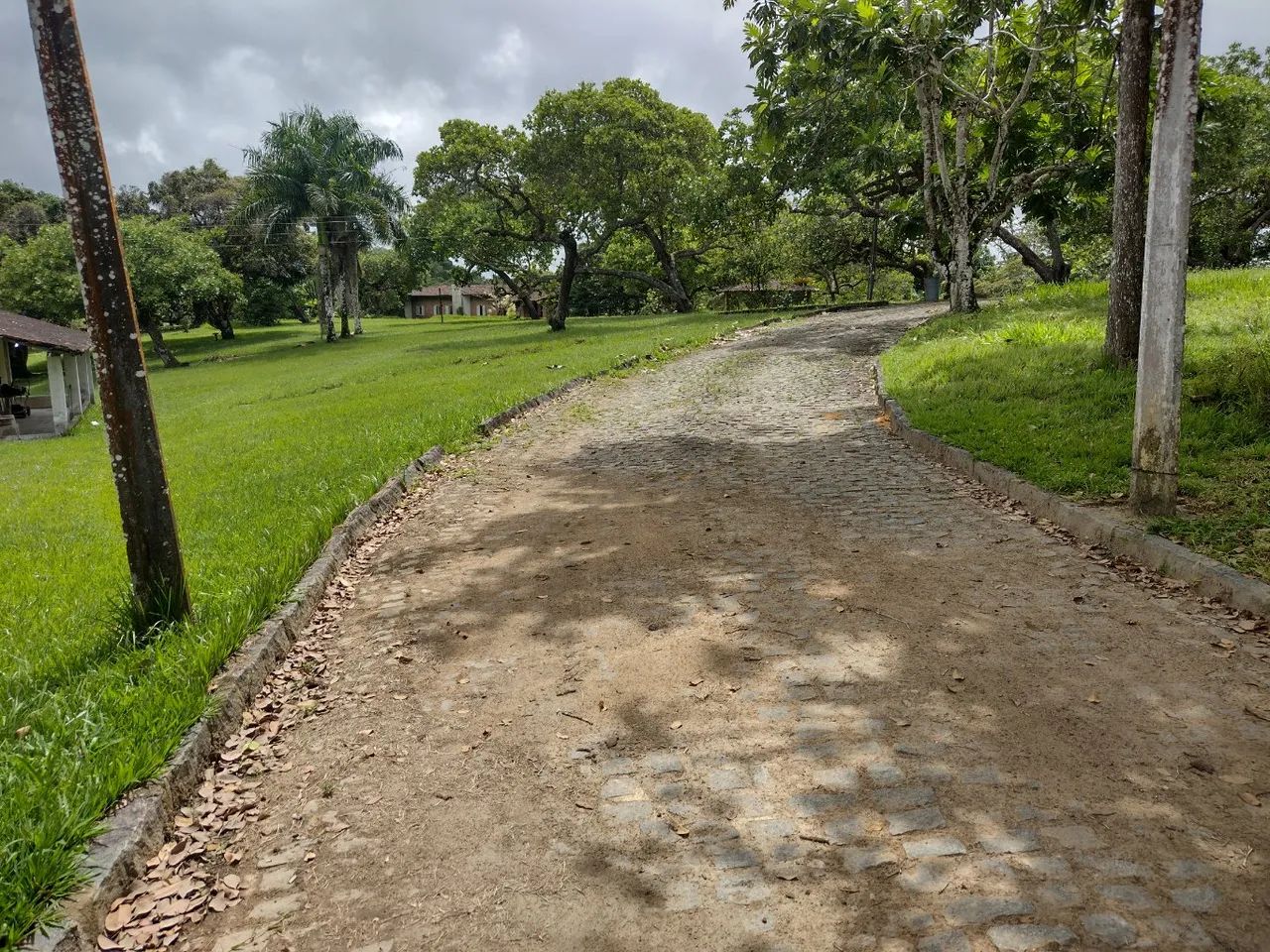 vende-se belíssima propriedade em aldeia!!!! também alugamos, podemos também alugar!.