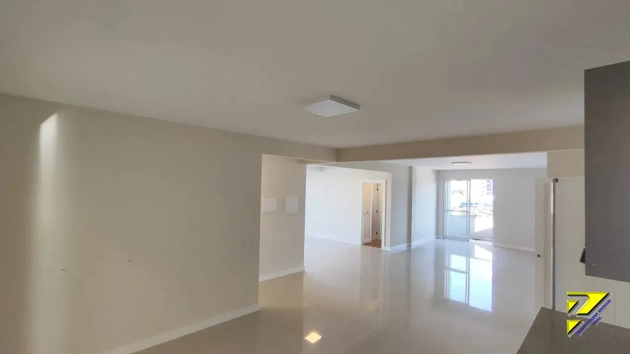 COBERTURA COM PISCINA PARA LOCAÇÃO BALNEÁRIO