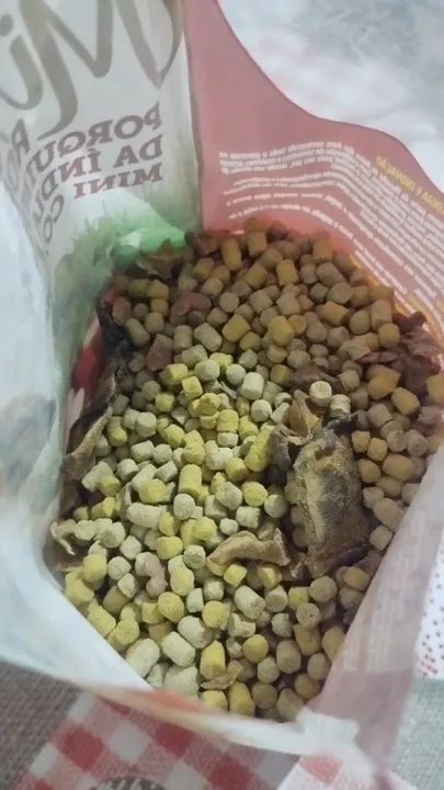 Doa-se ração para porquinho da índia e coelho 