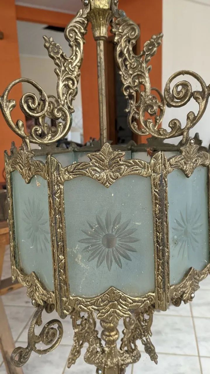 Lustre Clássico de Bronze com Vidro - Foto 3