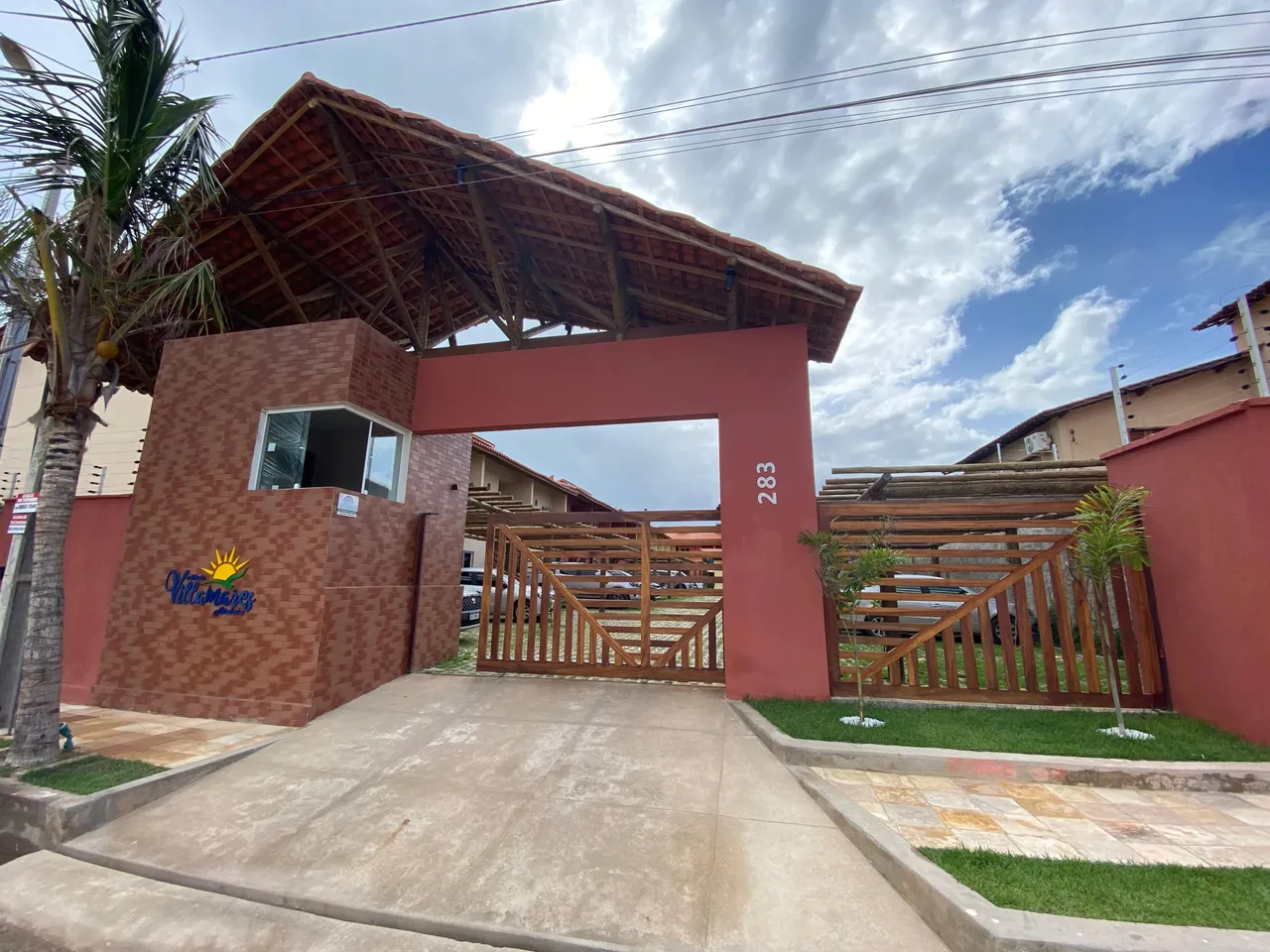 PI- APARTAMENTO À VENDA NO CONDOMÍNIO VILA MARES.