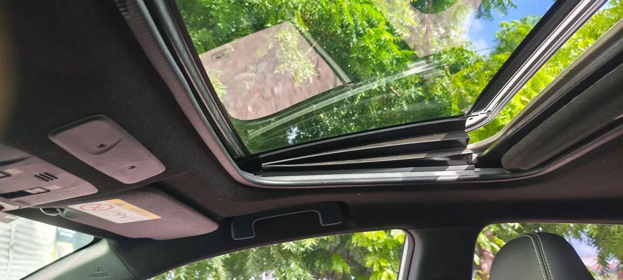 Toyota yaris com teto solar - Foto 4