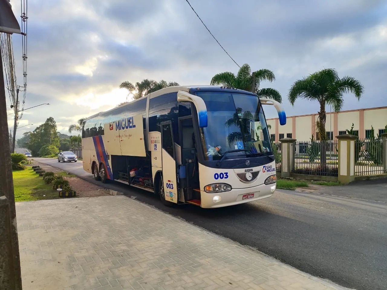 Ônibus turismo 