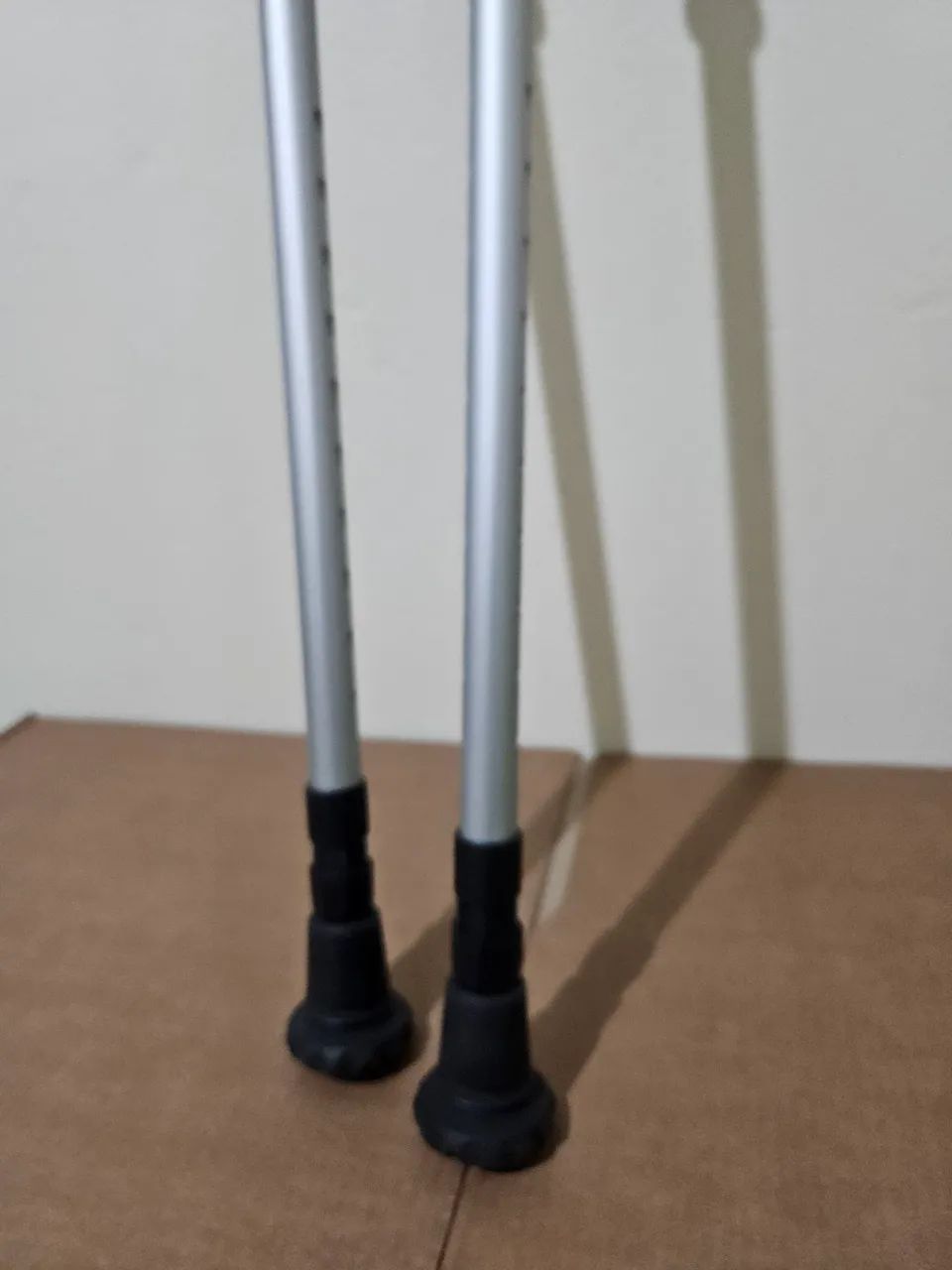 Par de Muletas Mercury - Alumínio - Ótimo estado - Trindade - Foto 2