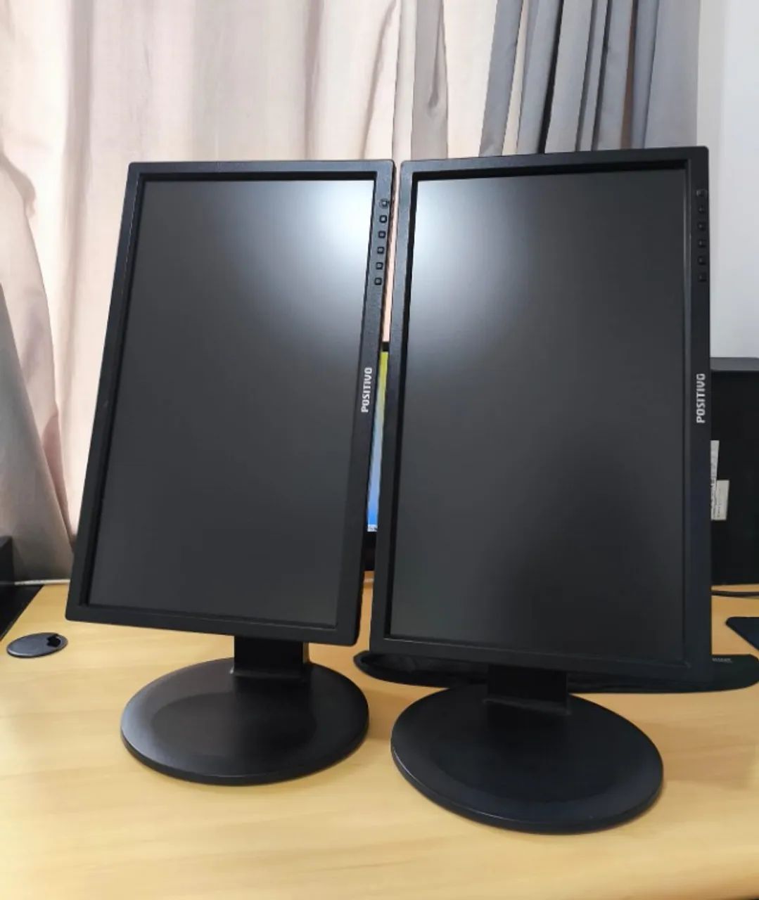 Monitor regulagem de altura vira na vertical e horizontal - Foto 3