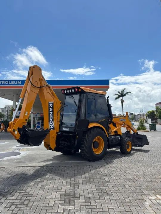 Retroescavadeira  Randon RD406 2015 / 7 mil horas / oportunidade - Foto 2