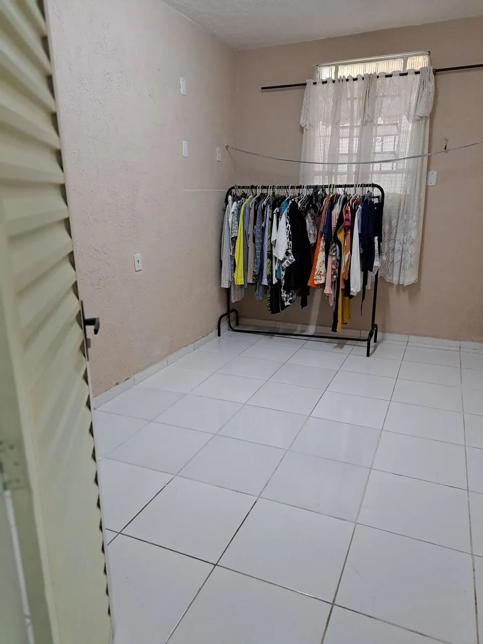 Casa térrea muito boa+ loja na  Pça República - Foto 9