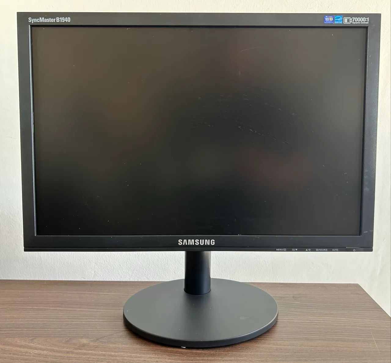 Monitor 19 polegadas sansung/ gira na vertical 