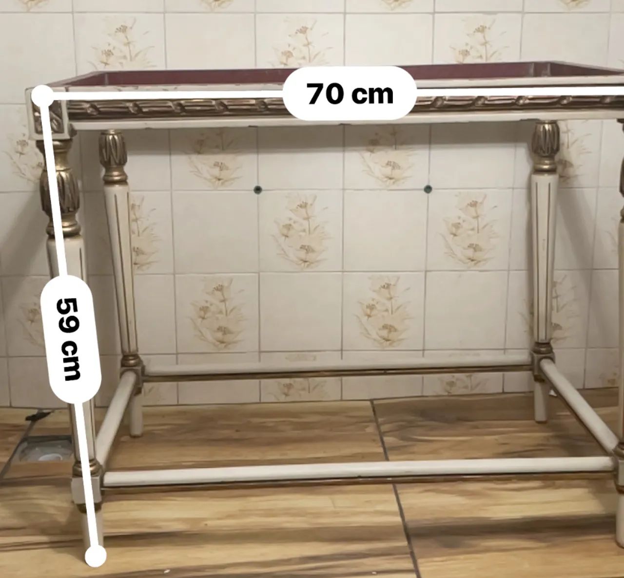 Mesa Lateral Decorativa Clássica s/ tampo