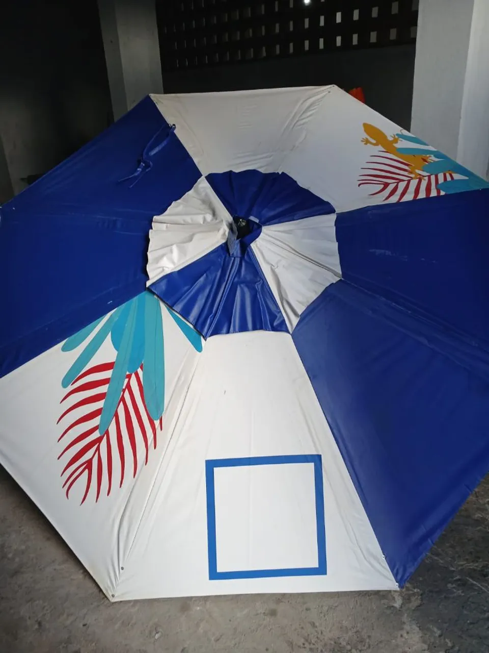 Sombreiros 2.40 mt novos sem uso