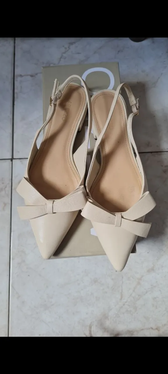 Sapatilha Slingback Arezzo Bege com Laço