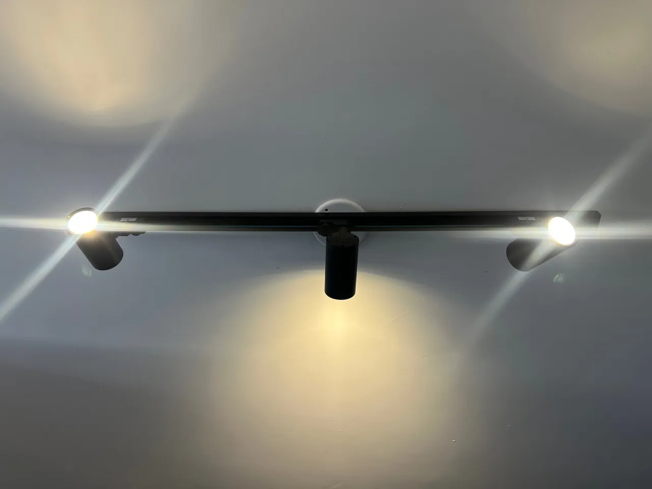 Trilho de Iluminação com 3 Spots LED