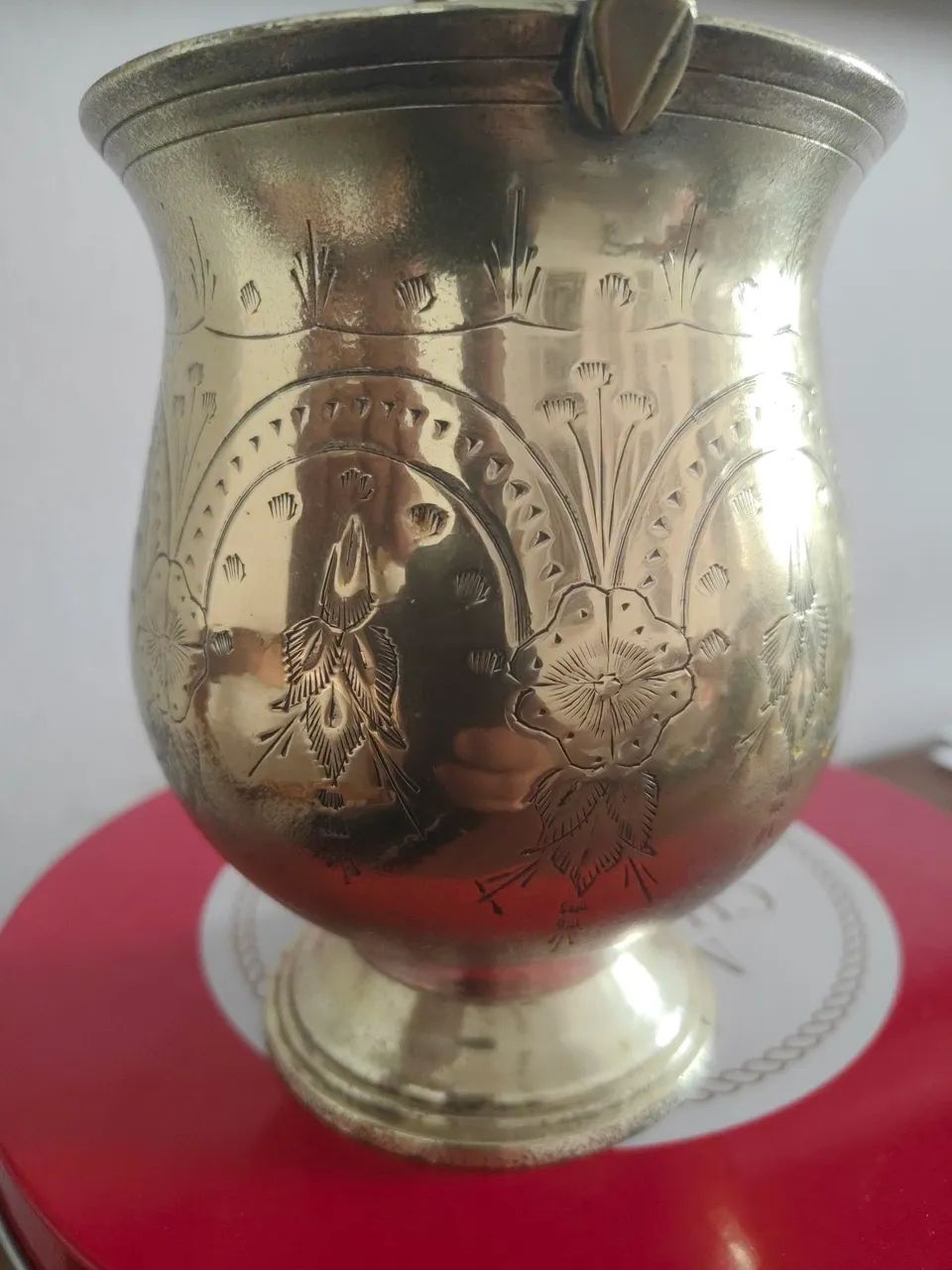 Vaso decorativo  antigo em metal dourado e prata - Foto 2