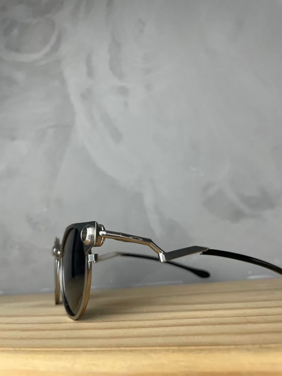 Oakley DEADBOLT - prata, lente black  - Foto 3