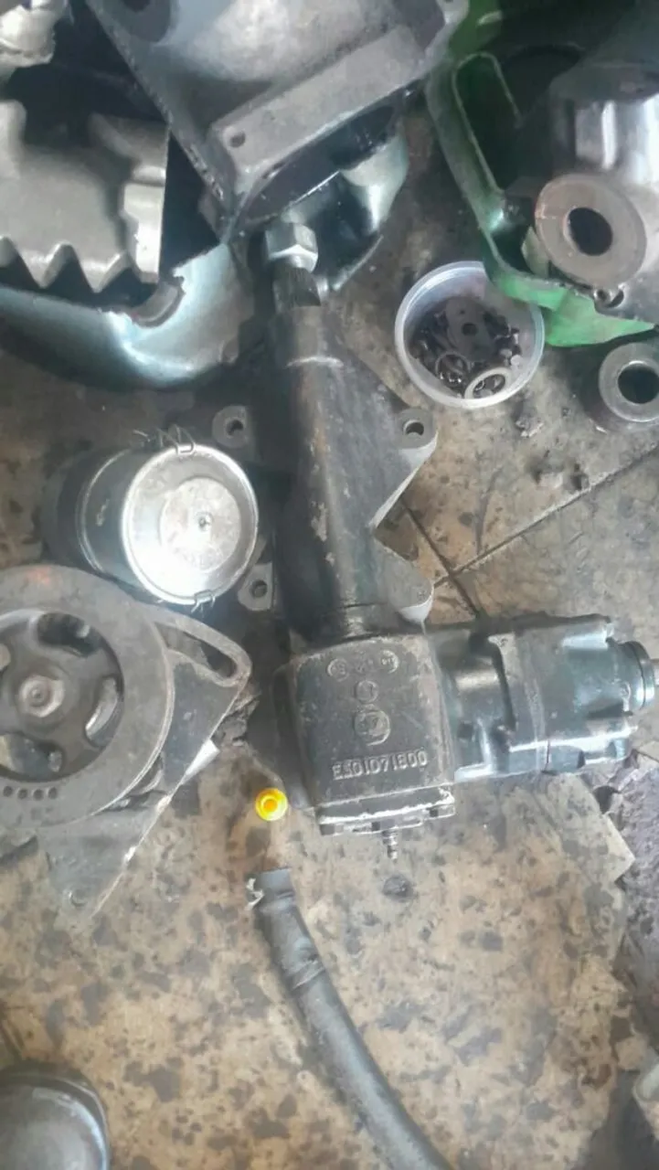 Vendo direcao hidralica f400