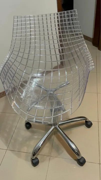 Cadeira de rodinhas Cristal transparente - Foto 3