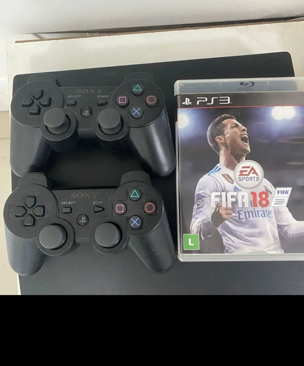 Playstation 3 com 2 Controles e vários jogos