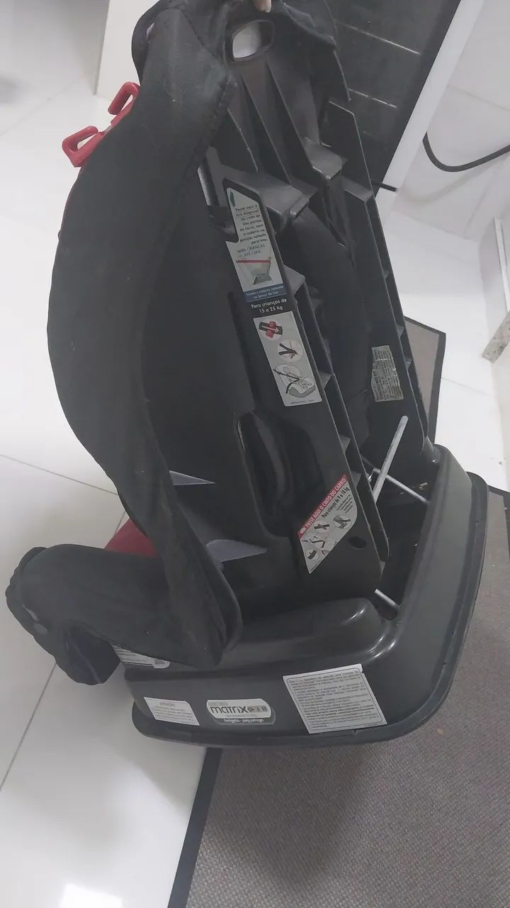 Cadeira de Carro Infantil Matrix - Vermelha e Preta - Foto 3