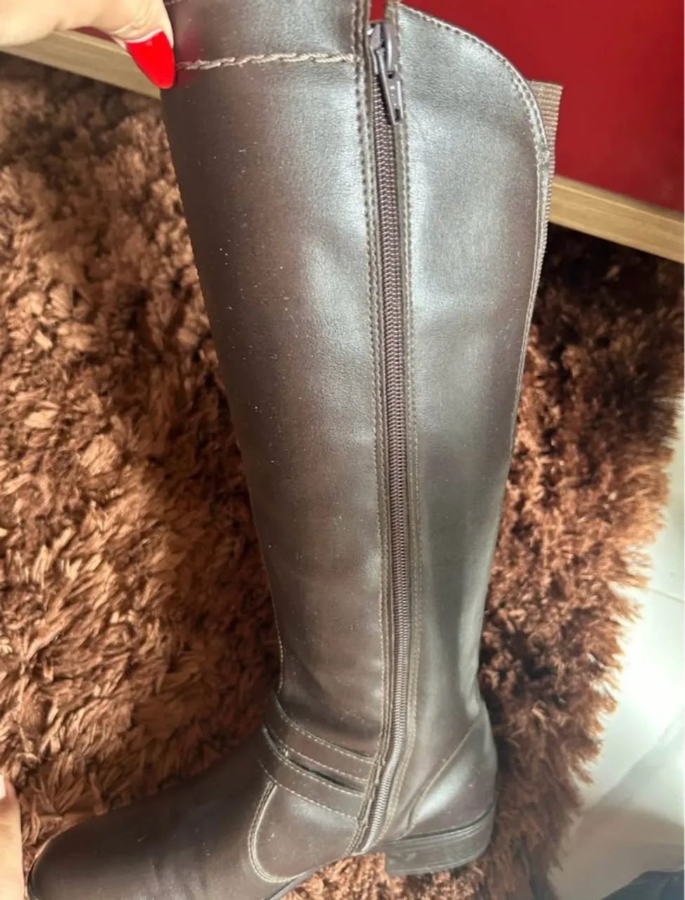 Bota de Couro Marrom - Elegância e Conforto! - Foto 2