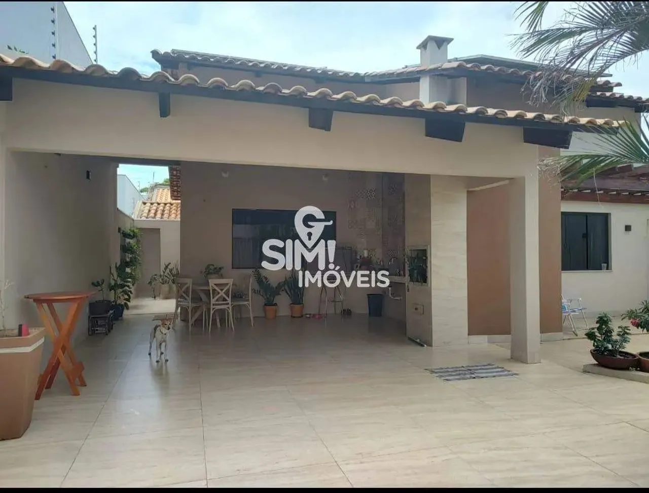 CASA NA 110 NORTE, COM 5 QUARTOS SENDO UMA SUÍTE