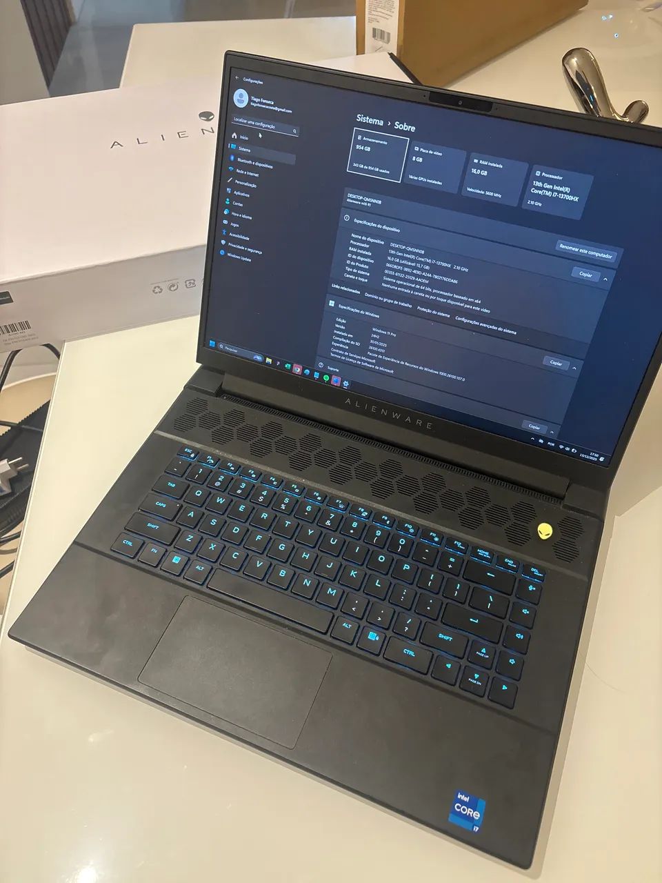 Alienware M16 R1 - 16GB RAM, i7-13700, RTX 4070 8GB, 1TB SSD, 16? - Foto 2
